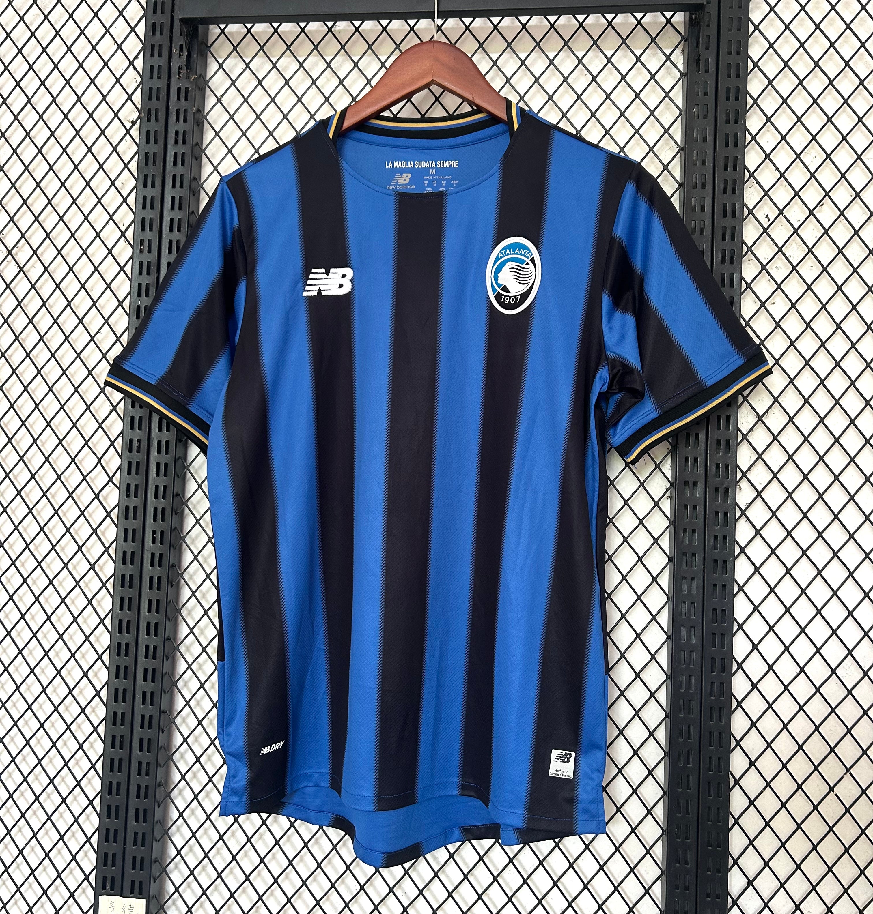 1º Equipación Atalanta 2025-2026