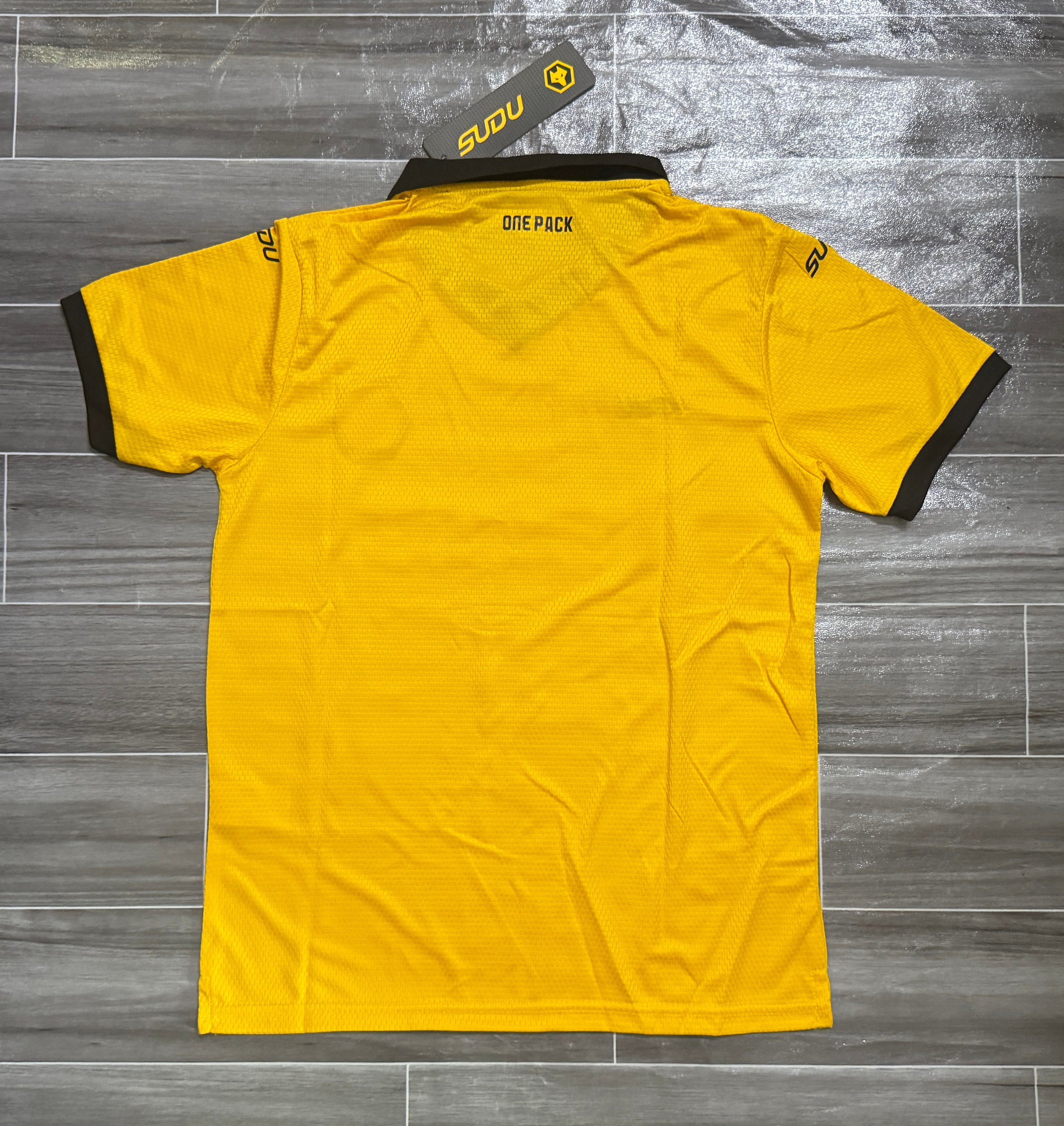 1º Equipación Wolves 2025-2026