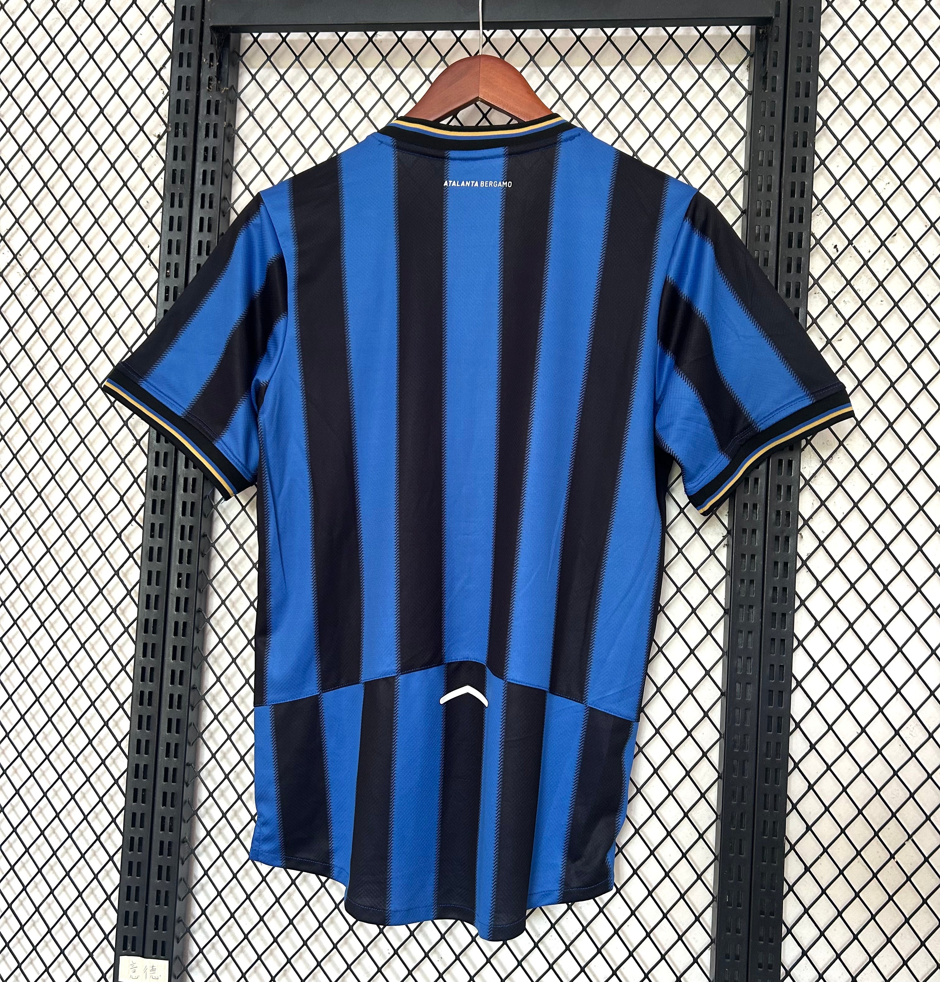 1º Equipación Atalanta 2025-2026