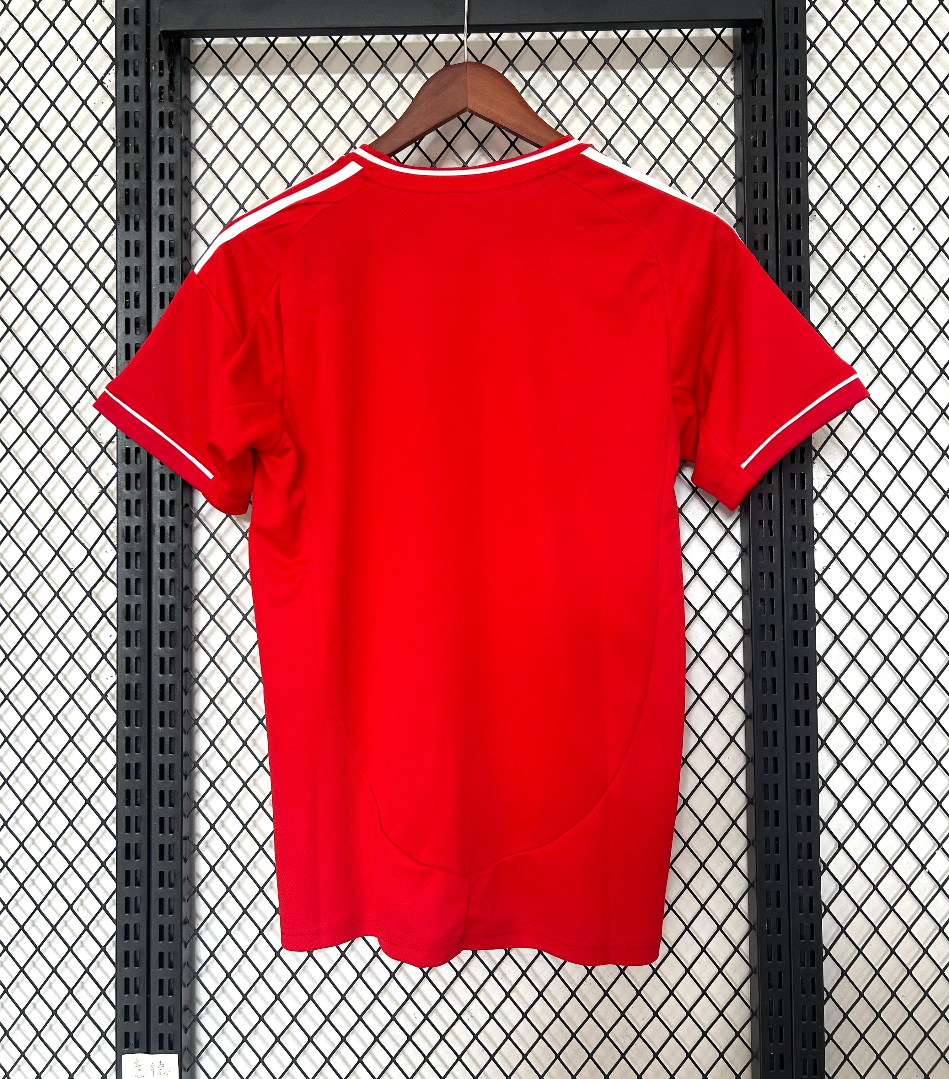 1º Equipación Liverpool 2025-2026