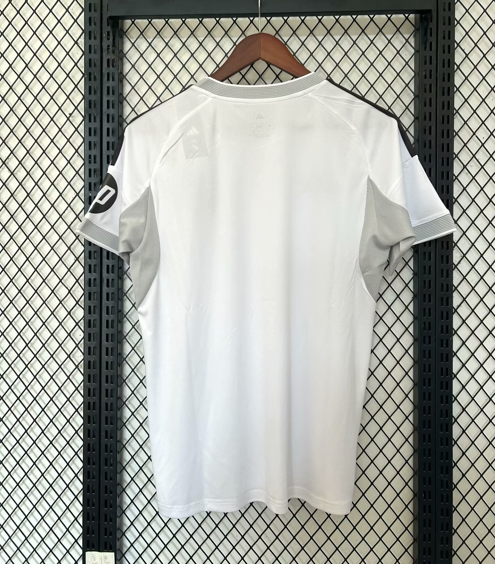 1º Equipaciòn Real Madrid 2025-2026